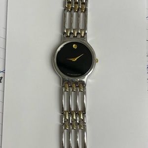 Novato watch. Needs batteries. Light wear.